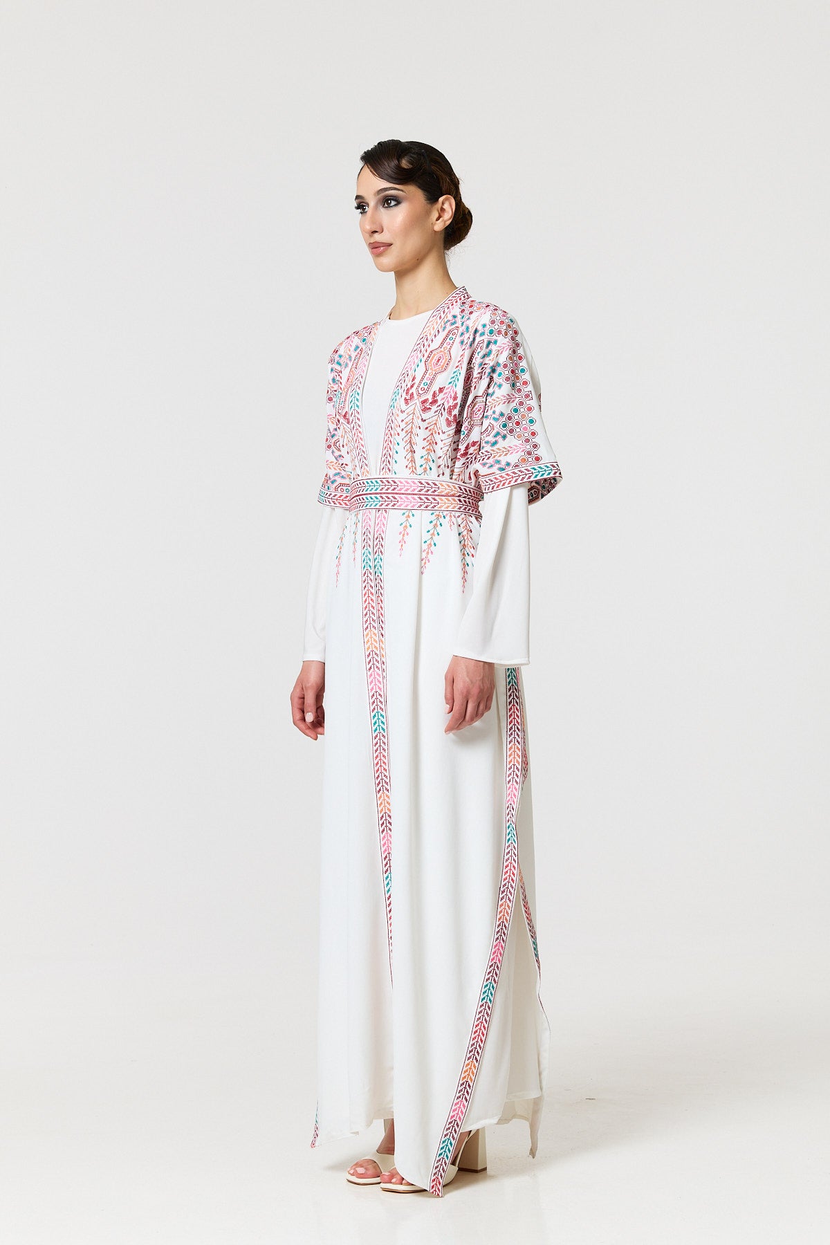 Thanaa Kaftan - White