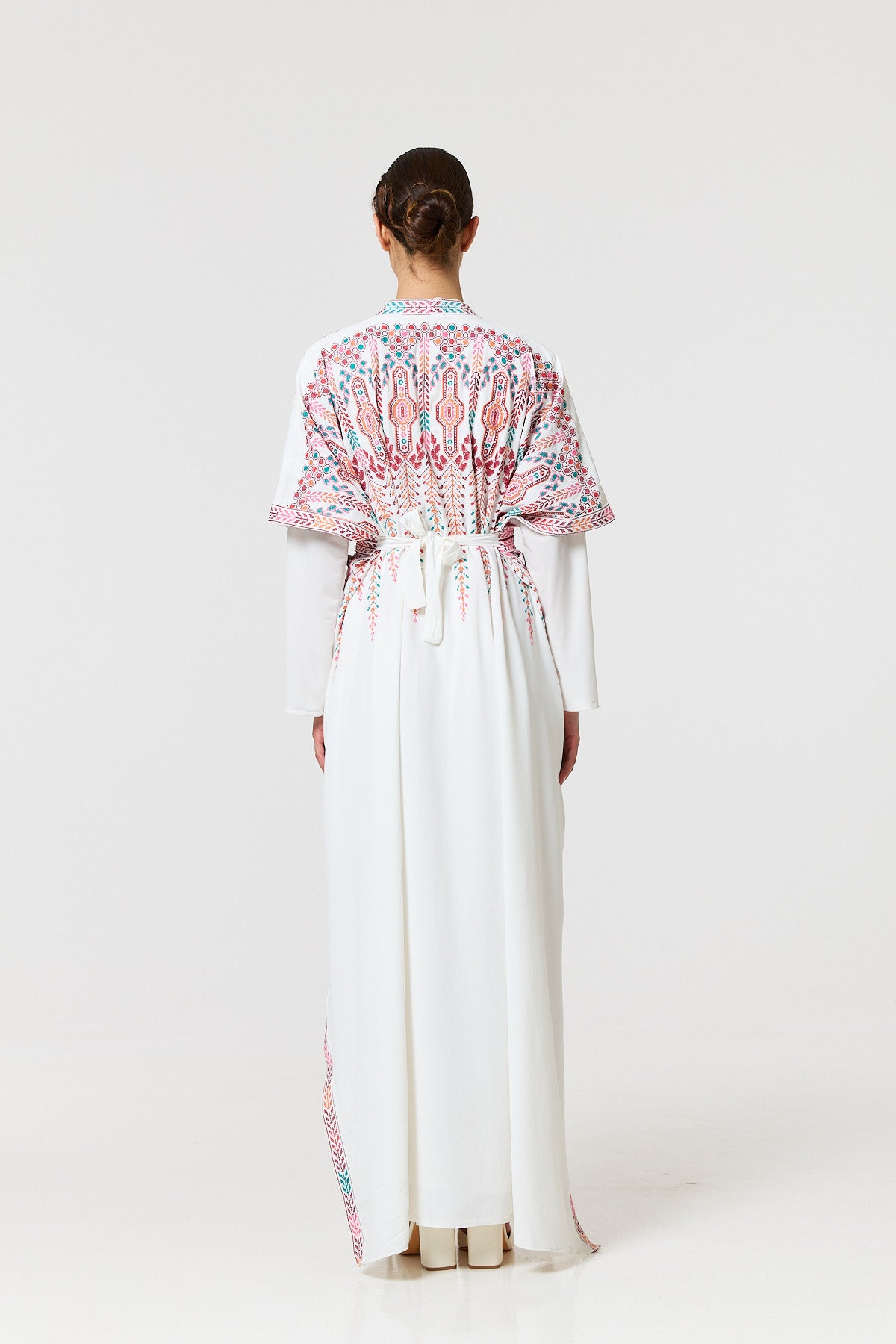 Thanaa Kaftan - White
