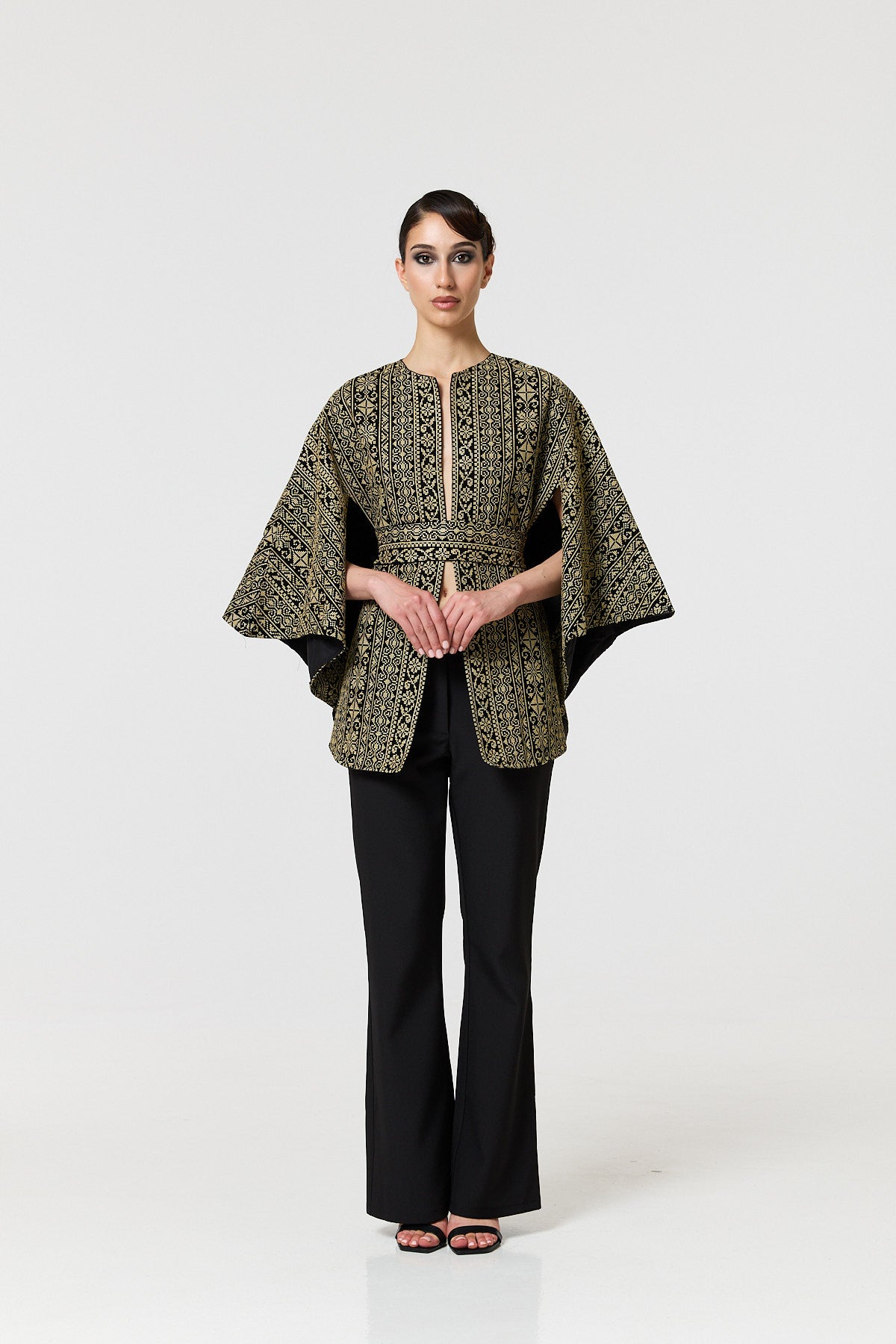 Tulin Cape - Black & Gold