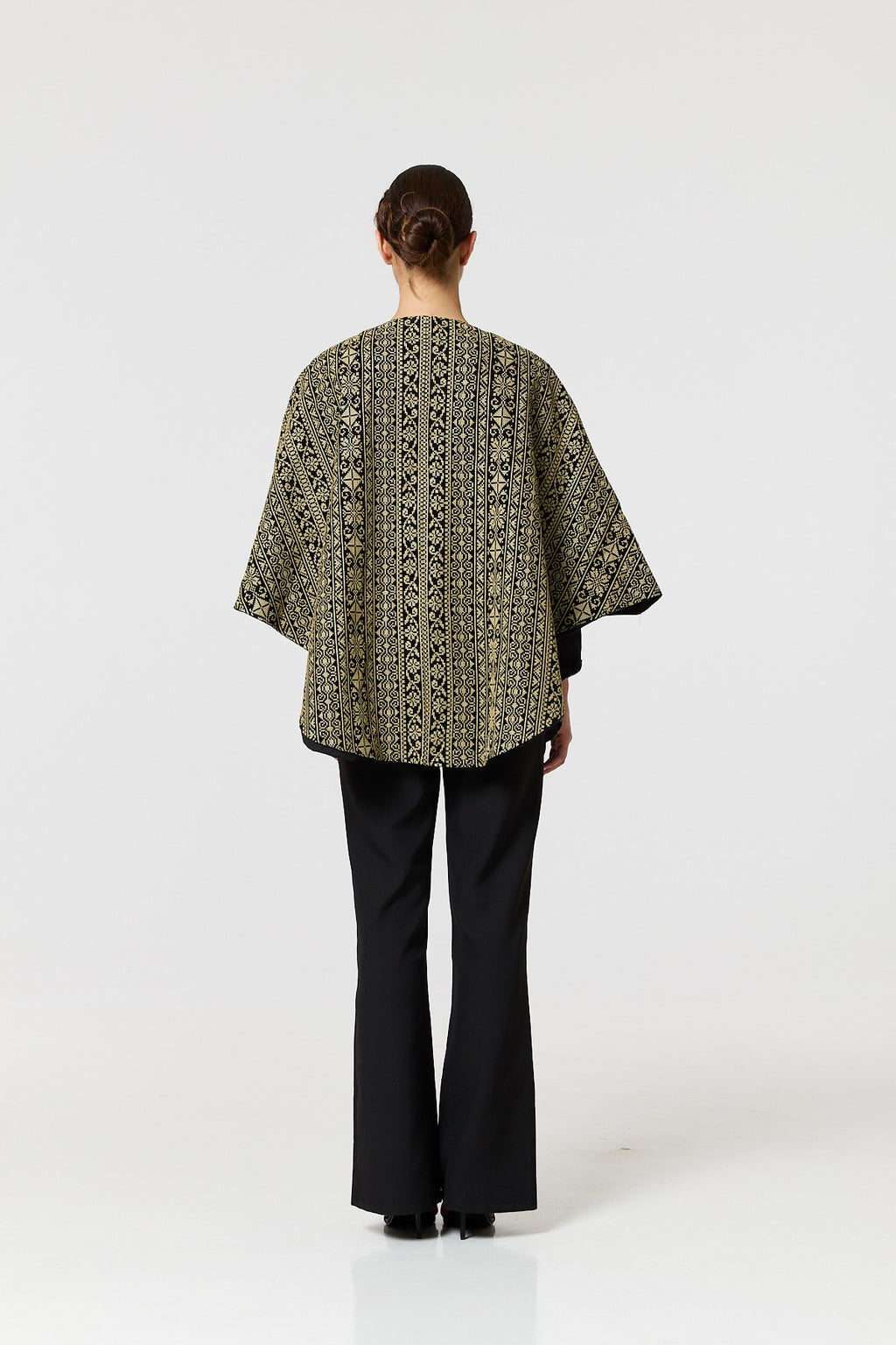 Tulin Cape - Black & Gold