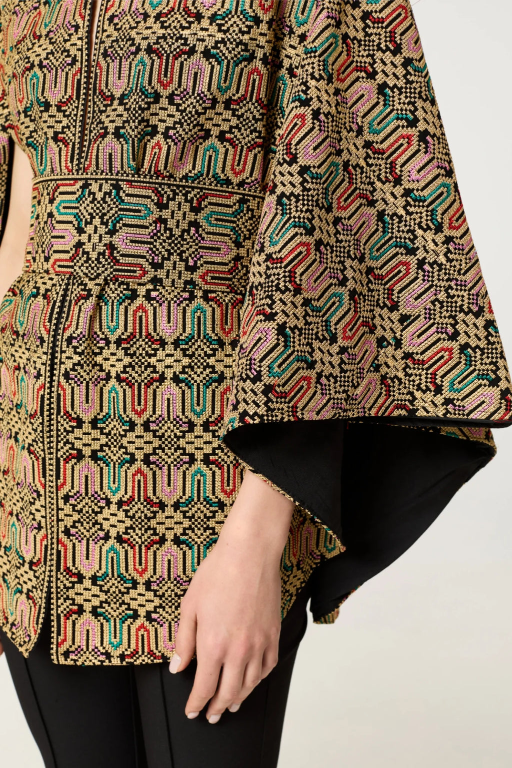 Taqwa Cape - Beige Multi