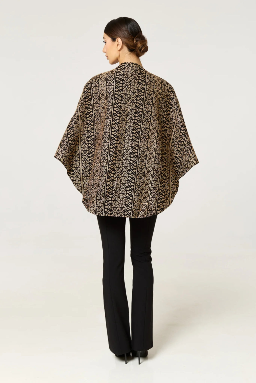 Tarab Cape - Gold & Black