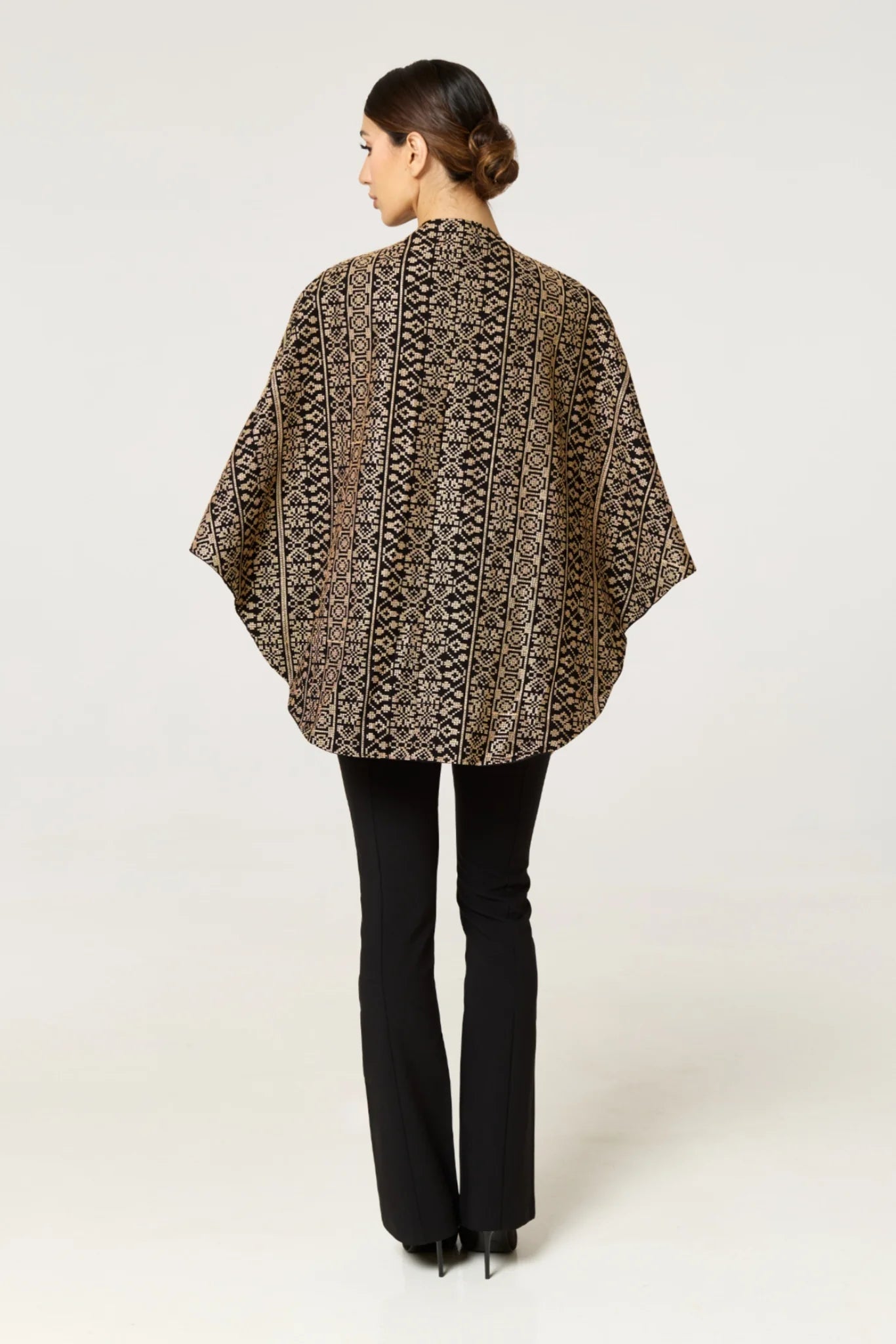 Tarab Cape - Gold & Black