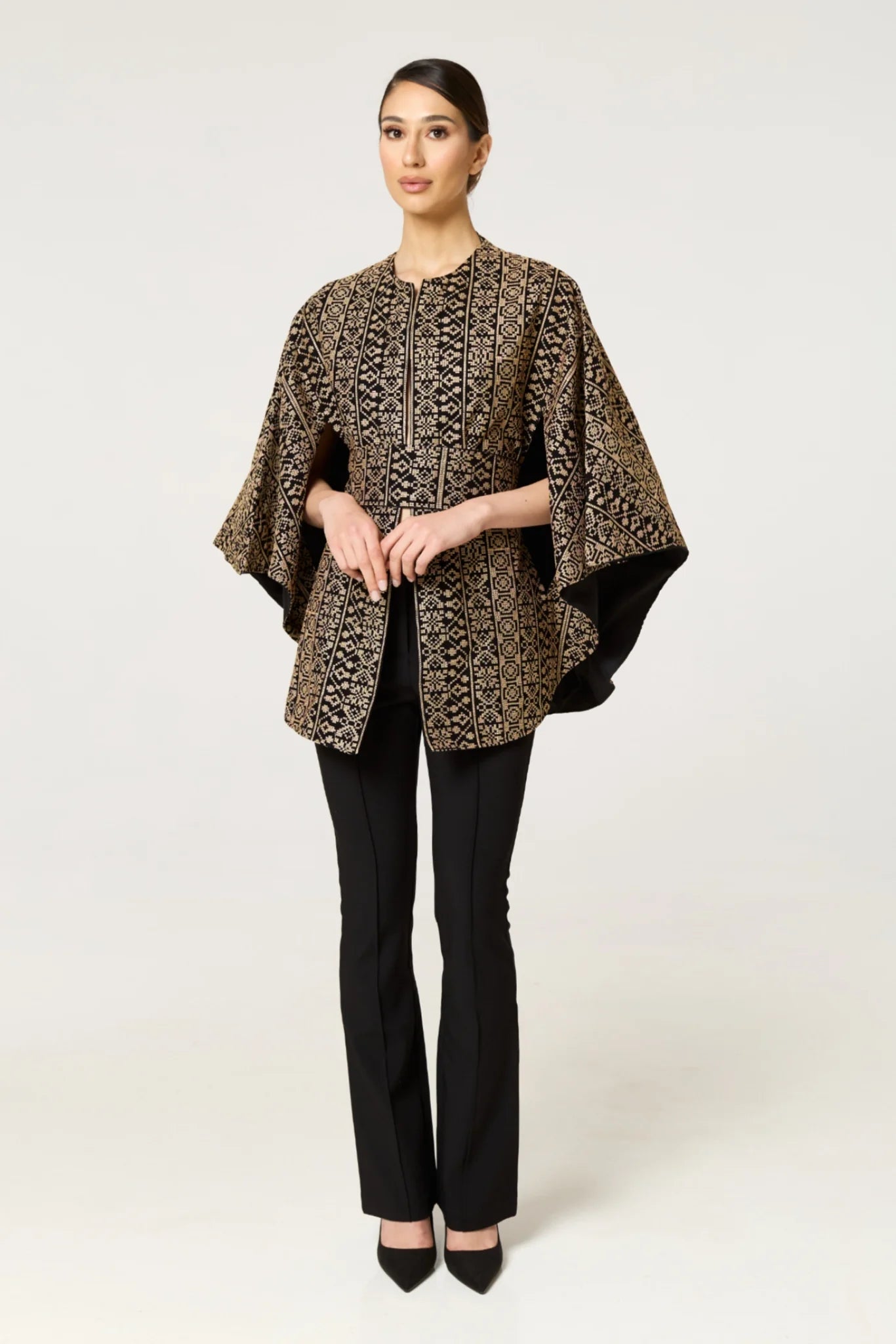 Tarab Cape - Gold & Black