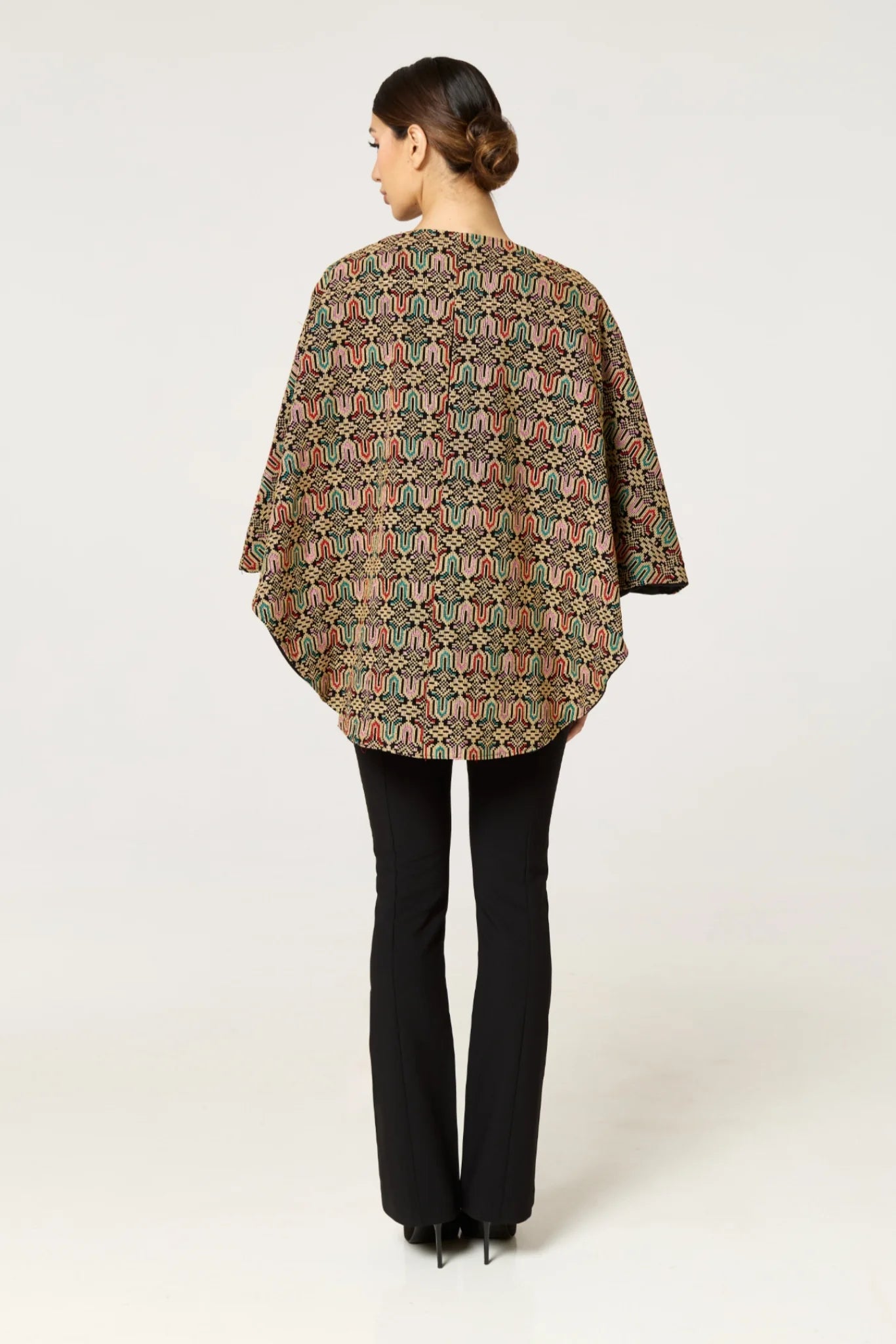 Taqwa Cape - Beige Multi