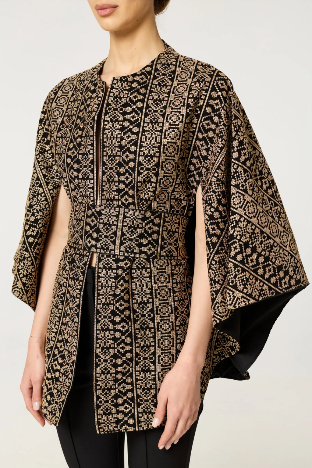 Tarab Cape - Gold & Black