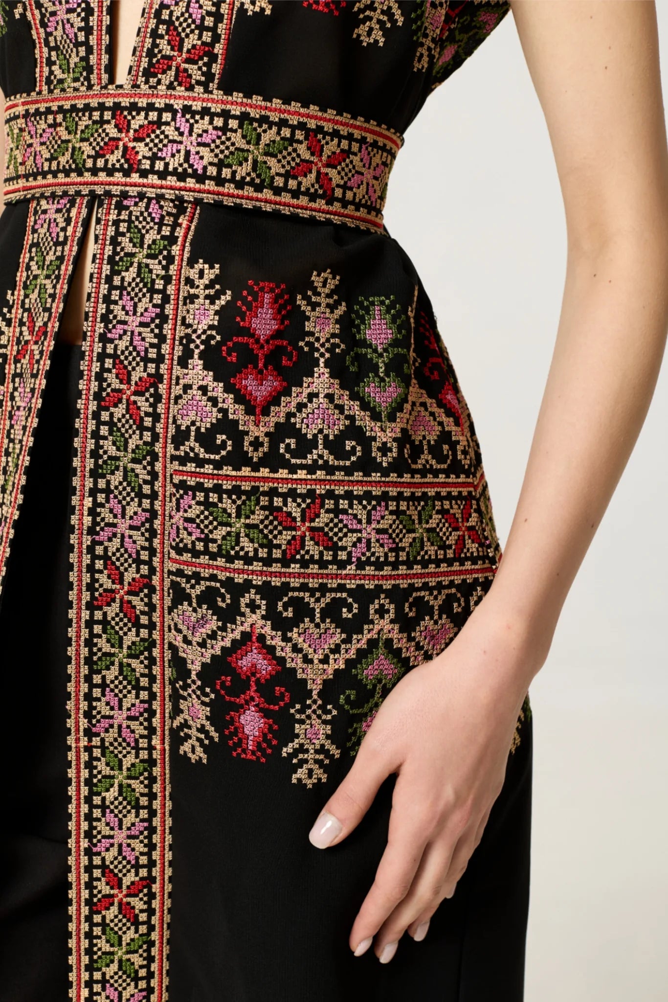 Tarfah Kaftan - Black